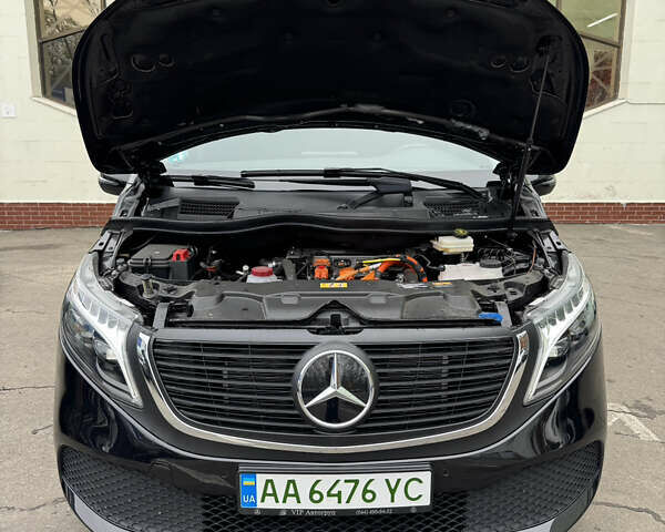 Чорний Мерседес EQV, об'ємом двигуна 0 л та пробігом 28 тис. км за 46900 $, фото 70 на Automoto.ua