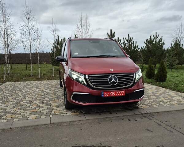 Красный Мерседес EQV, объемом двигателя 0 л и пробегом 27 тыс. км за 42999 $, фото 20 на Automoto.ua