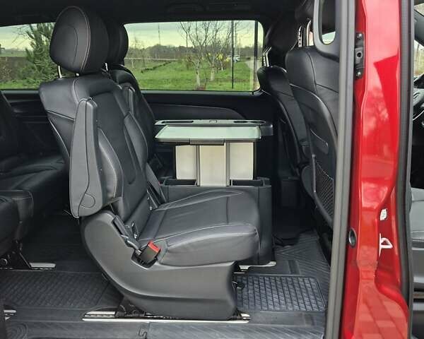 Красный Мерседес EQV, объемом двигателя 0 л и пробегом 27 тыс. км за 42999 $, фото 43 на Automoto.ua