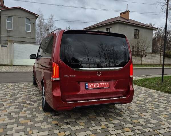 Красный Мерседес EQV, объемом двигателя 0 л и пробегом 27 тыс. км за 42999 $, фото 16 на Automoto.ua