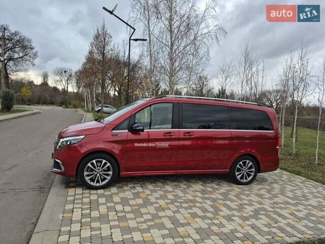 Красный Мерседес EQV, объемом двигателя 0 л и пробегом 27 тыс. км за 42999 $, фото 10 на Automoto.ua