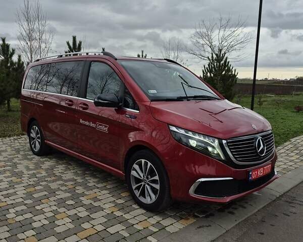 Красный Мерседес EQV, объемом двигателя 0 л и пробегом 27 тыс. км за 42999 $, фото 3 на Automoto.ua
