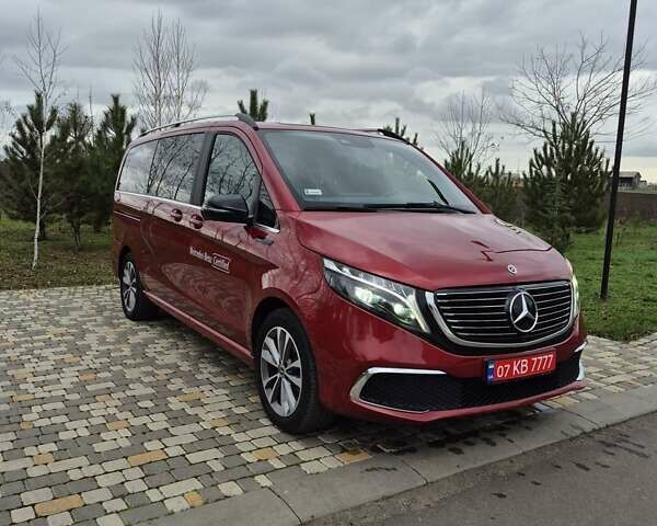 Красный Мерседес EQV, объемом двигателя 0 л и пробегом 27 тыс. км за 42999 $, фото 2 на Automoto.ua