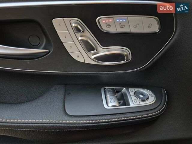 Красный Мерседес EQV, объемом двигателя 0 л и пробегом 26 тыс. км за 43000 $, фото 15 на Automoto.ua