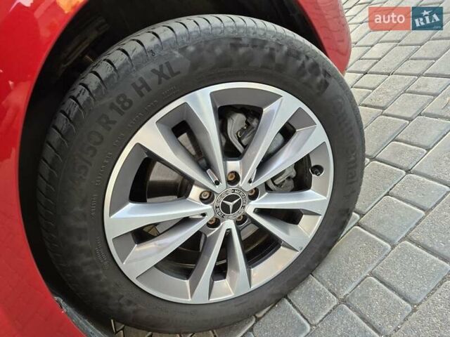 Красный Мерседес EQV, объемом двигателя 0 л и пробегом 26 тыс. км за 43000 $, фото 12 на Automoto.ua