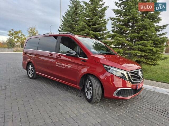 Красный Мерседес EQV, объемом двигателя 0 л и пробегом 26 тыс. км за 43000 $, фото 5 на Automoto.ua