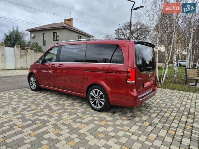 Красный Мерседес EQV, объемом двигателя 0 л и пробегом 27 тыс. км за 42999 $, фото 15 на Automoto.ua