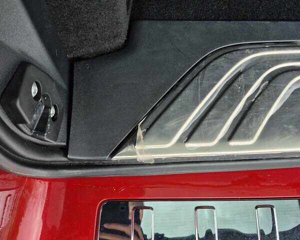 Красный Мерседес EQV, объемом двигателя 0 л и пробегом 27 тыс. км за 42999 $, фото 24 на Automoto.ua