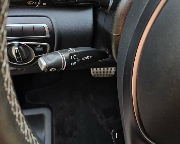 Красный Мерседес EQV, объемом двигателя 0 л и пробегом 26 тыс. км за 43000 $, фото 18 на Automoto.ua