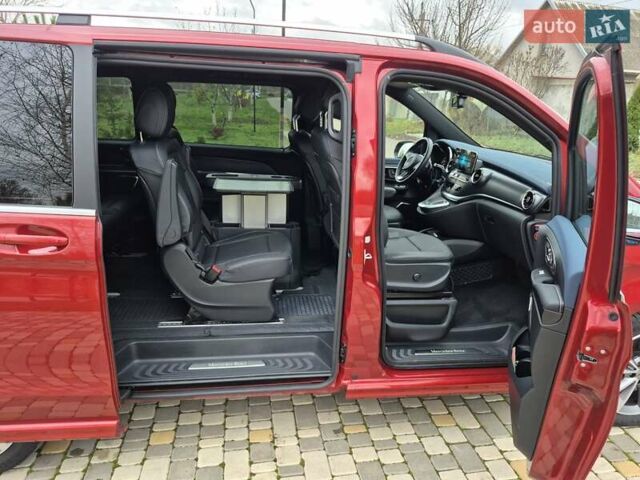 Красный Мерседес EQV, объемом двигателя 0 л и пробегом 27 тыс. км за 42999 $, фото 44 на Automoto.ua