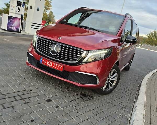 Красный Мерседес EQV, объемом двигателя 0 л и пробегом 26 тыс. км за 43000 $, фото 3 на Automoto.ua