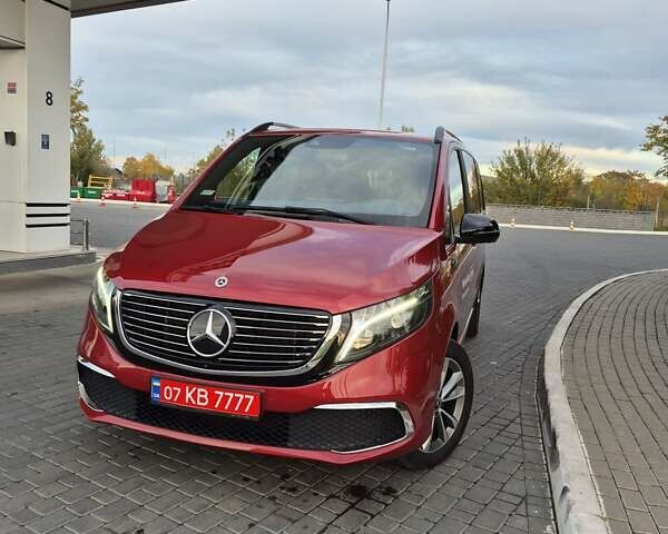 Красный Мерседес EQV, объемом двигателя 0 л и пробегом 26 тыс. км за 43000 $, фото 4 на Automoto.ua