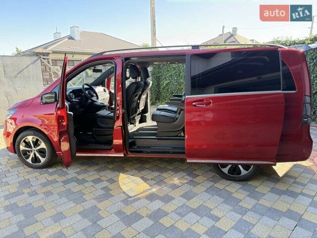 Красный Мерседес EQV, объемом двигателя 0 л и пробегом 3 тыс. км за 70938 $, фото 7 на Automoto.ua