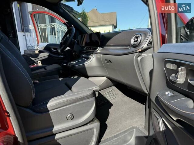 Красный Мерседес EQV, объемом двигателя 0 л и пробегом 3 тыс. км за 69382 $, фото 14 на Automoto.ua