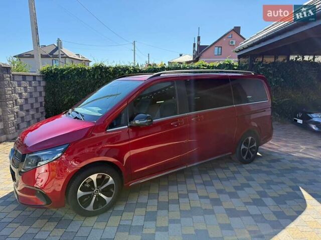 Красный Мерседес EQV, объемом двигателя 0 л и пробегом 3 тыс. км за 70938 $, фото 3 на Automoto.ua