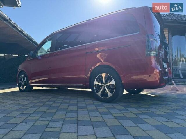 Красный Мерседес EQV, объемом двигателя 0 л и пробегом 3 тыс. км за 70938 $, фото 30 на Automoto.ua