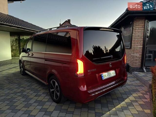 Красный Мерседес EQV, объемом двигателя 0 л и пробегом 3 тыс. км за 69382 $, фото 53 на Automoto.ua