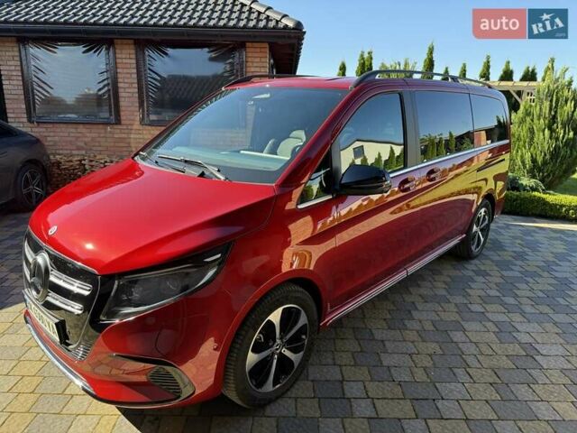 Красный Мерседес EQV, объемом двигателя 0 л и пробегом 3 тыс. км за 69735 $, фото 35 на Automoto.ua