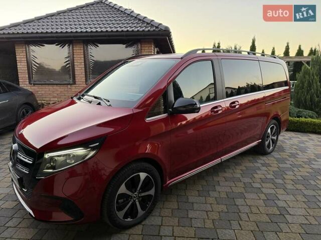 Красный Мерседес EQV, объемом двигателя 0 л и пробегом 3 тыс. км за 69735 $, фото 44 на Automoto.ua