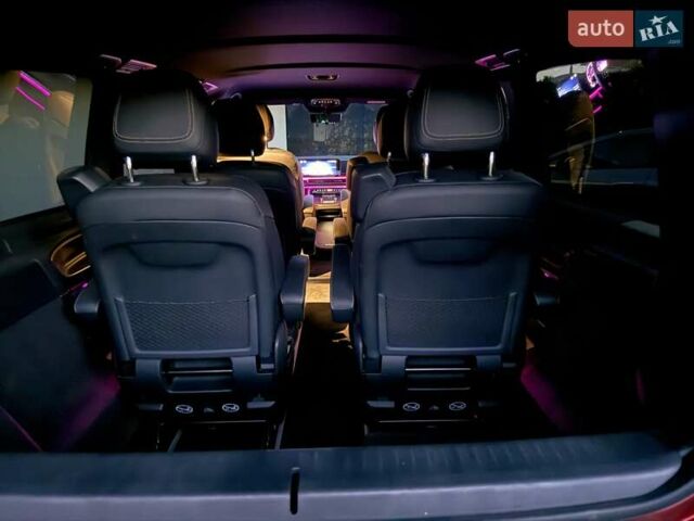 Красный Мерседес EQV, объемом двигателя 0 л и пробегом 3 тыс. км за 69382 $, фото 59 на Automoto.ua