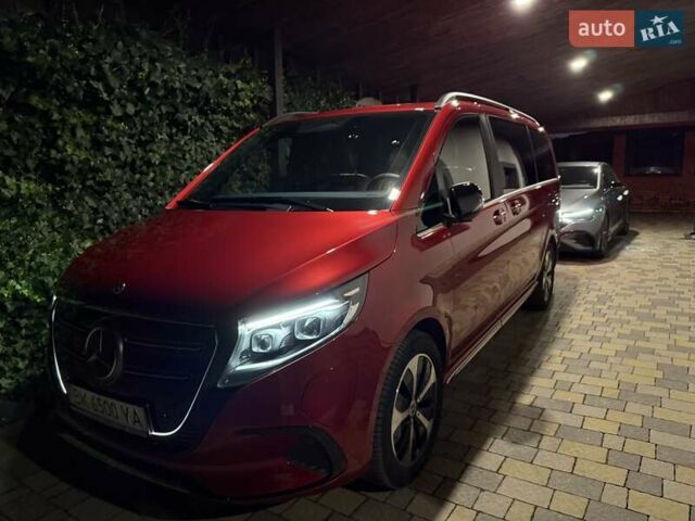 Красный Мерседес EQV, объемом двигателя 0 л и пробегом 3 тыс. км за 69735 $, фото 71 на Automoto.ua