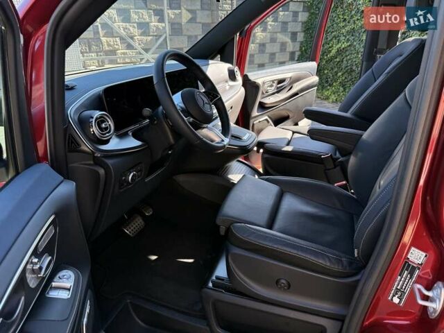 Красный Мерседес EQV, объемом двигателя 0 л и пробегом 3 тыс. км за 69382 $, фото 9 на Automoto.ua