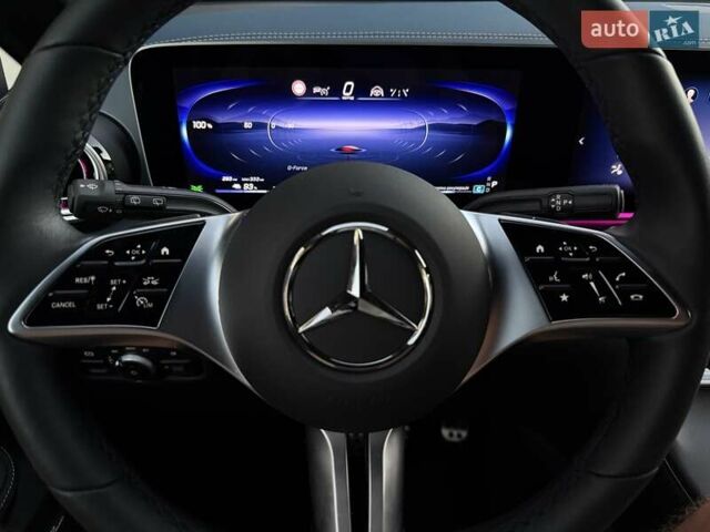 Красный Мерседес EQV, объемом двигателя 0 л и пробегом 3 тыс. км за 69382 $, фото 49 на Automoto.ua
