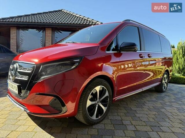 Красный Мерседес EQV, объемом двигателя 0 л и пробегом 3 тыс. км за 70938 $, фото 36 на Automoto.ua