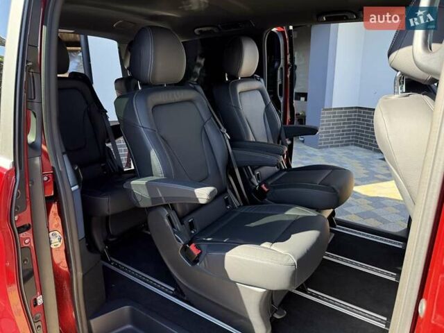 Красный Мерседес EQV, объемом двигателя 0 л и пробегом 3 тыс. км за 69382 $, фото 15 на Automoto.ua