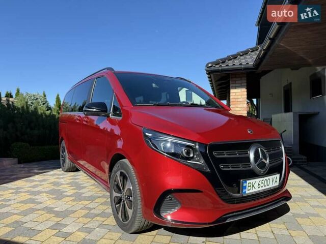 Красный Мерседес EQV, объемом двигателя 0 л и пробегом 3 тыс. км за 70938 $, фото 31 на Automoto.ua