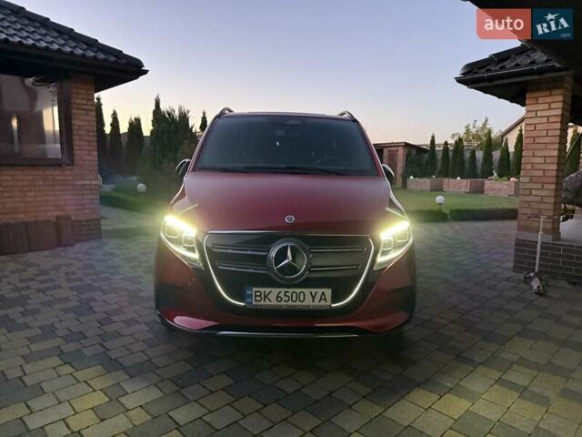 Красный Мерседес EQV, объемом двигателя 0 л и пробегом 3 тыс. км за 69735 $, фото 55 на Automoto.ua