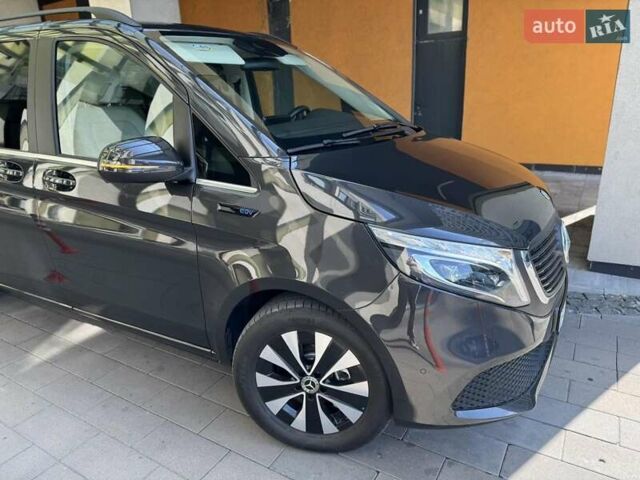 Серый Мерседес EQV, объемом двигателя 0 л и пробегом 107 тыс. км за 39900 $, фото 14 на Automoto.ua