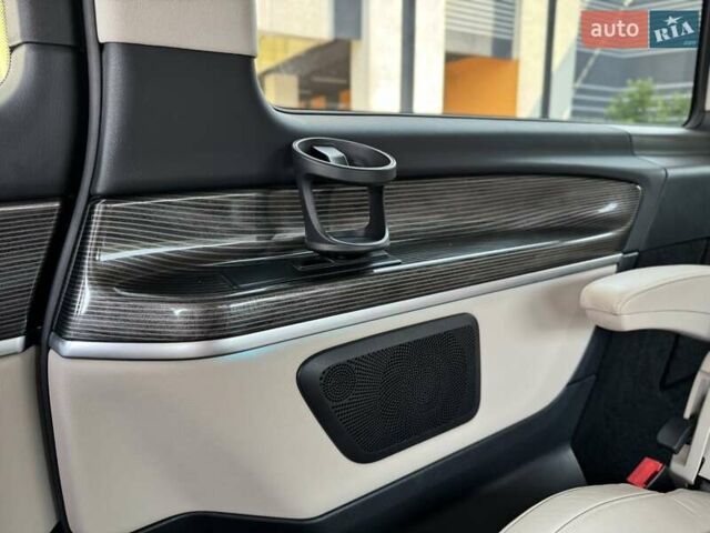 Серый Мерседес EQV, объемом двигателя 0 л и пробегом 107 тыс. км за 39900 $, фото 25 на Automoto.ua