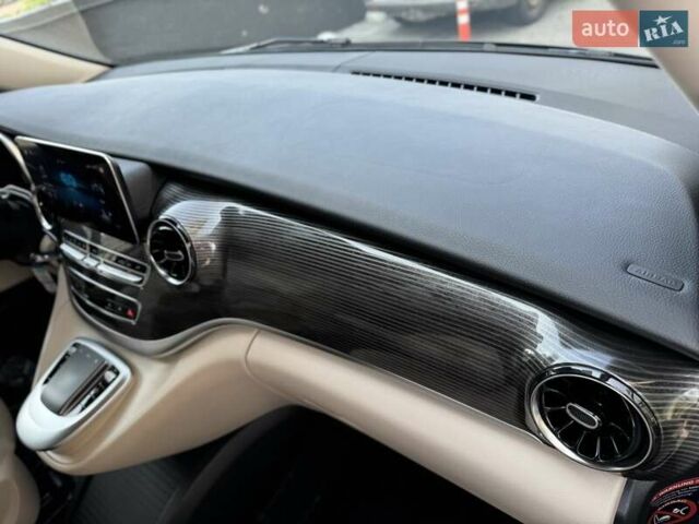 Серый Мерседес EQV, объемом двигателя 0 л и пробегом 107 тыс. км за 39900 $, фото 29 на Automoto.ua