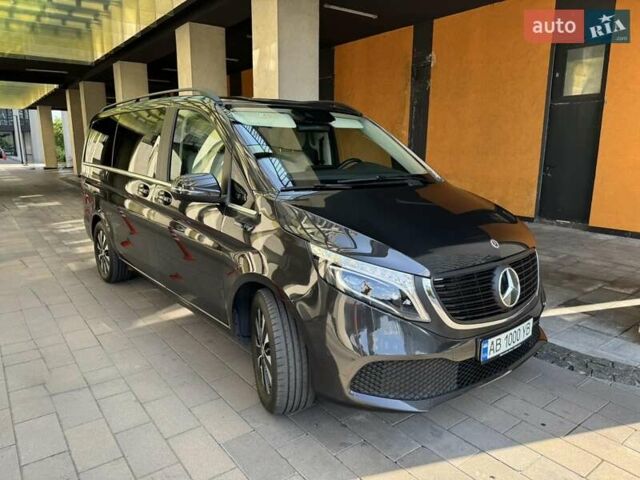 Серый Мерседес EQV, объемом двигателя 0 л и пробегом 107 тыс. км за 39900 $, фото 4 на Automoto.ua