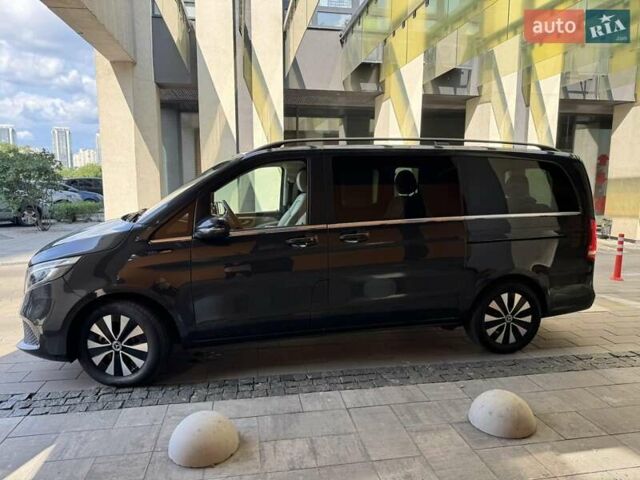 Серый Мерседес EQV, объемом двигателя 0 л и пробегом 107 тыс. км за 39900 $, фото 9 на Automoto.ua