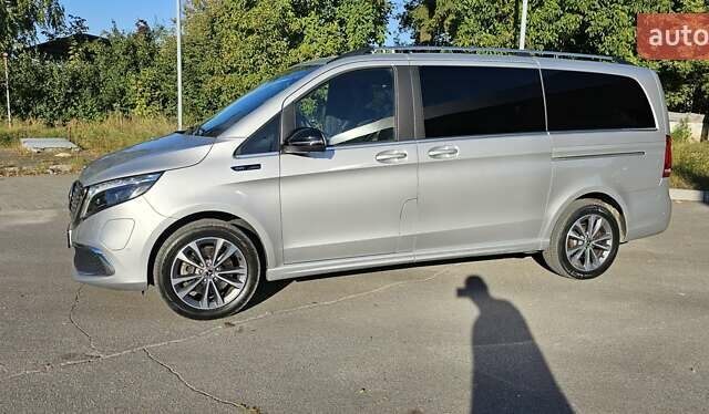 Серый Мерседес EQV, объемом двигателя 0 л и пробегом 91 тыс. км за 44999 $, фото 28 на Automoto.ua