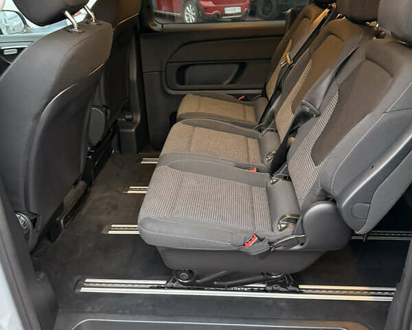 Серый Мерседес EQV, объемом двигателя 0 л и пробегом 17 тыс. км за 63900 $, фото 14 на Automoto.ua