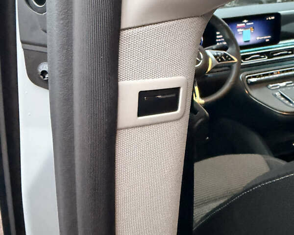 Серый Мерседес EQV, объемом двигателя 0 л и пробегом 17 тыс. км за 63900 $, фото 12 на Automoto.ua