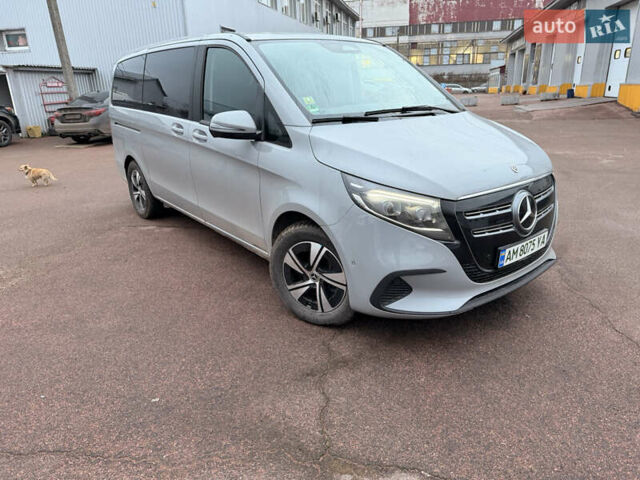 Серый Мерседес EQV, объемом двигателя 0 л и пробегом 17 тыс. км за 63900 $, фото 2 на Automoto.ua