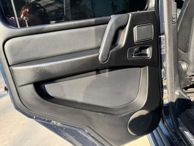 Синій Мерседес Г 400, об'ємом двигуна 4 л та пробігом 320 тис. км за 24990 $, фото 25 на Automoto.ua