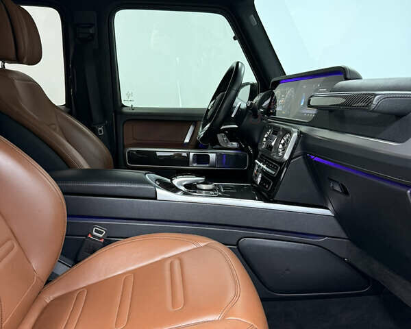 Белый Мерседес Г-Класс, объемом двигателя 4 л и пробегом 135 тыс. км за 125000 $, фото 23 на Automoto.ua