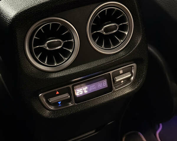 Белый Мерседес Г-Класс, объемом двигателя 4 л и пробегом 135 тыс. км за 125000 $, фото 21 на Automoto.ua