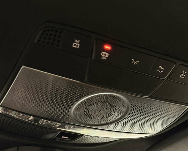 Белый Мерседес Г-Класс, объемом двигателя 4 л и пробегом 135 тыс. км за 125000 $, фото 27 на Automoto.ua