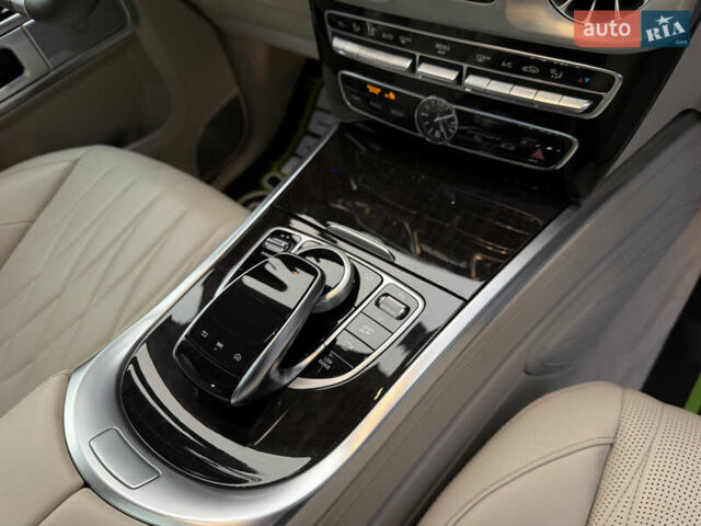 Белый Мерседес Г-Класс, объемом двигателя 4 л и пробегом 38 тыс. км за 210000 $, фото 28 на Automoto.ua