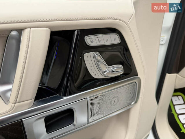 Белый Мерседес Г-Класс, объемом двигателя 4 л и пробегом 38 тыс. км за 210000 $, фото 50 на Automoto.ua