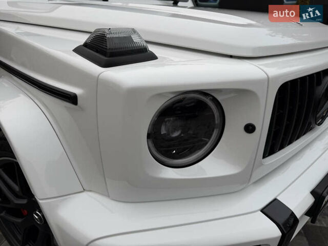 Белый Мерседес Г-Класс, объемом двигателя 4 л и пробегом 38 тыс. км за 210000 $, фото 9 на Automoto.ua