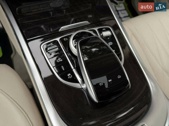 Белый Мерседес Г-Класс, объемом двигателя 4 л и пробегом 38 тыс. км за 210000 $, фото 32 на Automoto.ua