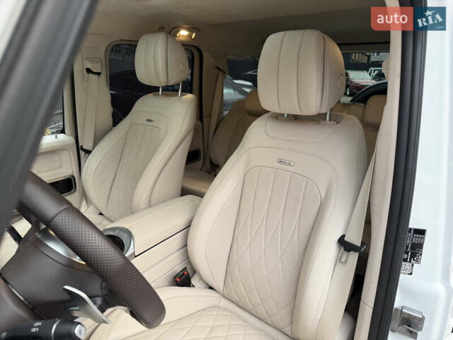 Белый Мерседес Г-Класс, объемом двигателя 4 л и пробегом 38 тыс. км за 210000 $, фото 42 на Automoto.ua