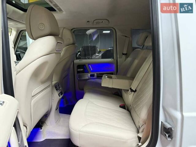 Белый Мерседес Г-Класс, объемом двигателя 3.98 л и пробегом 25 тыс. км за 219500 $, фото 65 на Automoto.ua